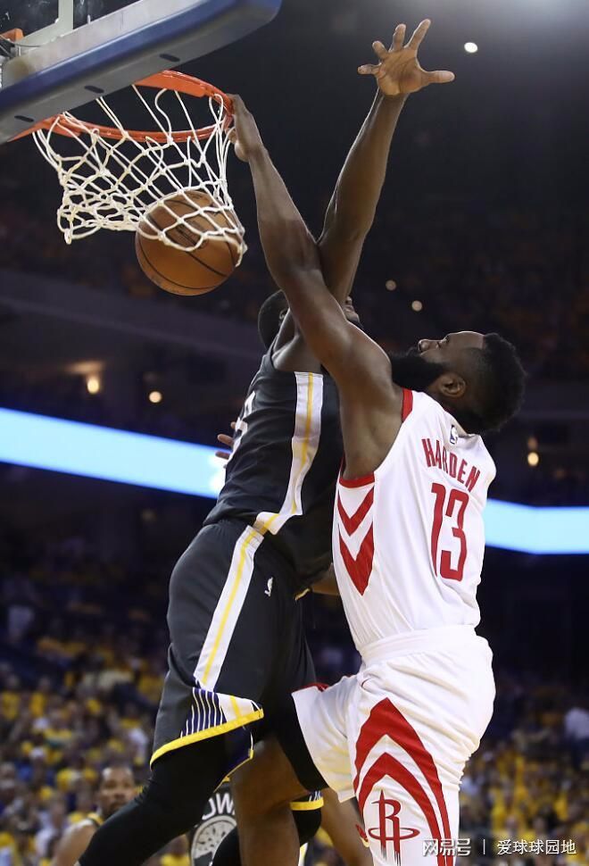 关键一球!赛场上的硬仗,谁能胜出?的简单介绍 关键一球!赛场上的硬仗,谁能胜出?的简单介绍