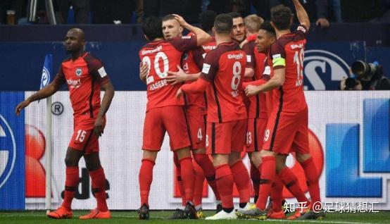 关于法兰克福球队合力作战,期待好成绩的信息 关于法兰克福球队合力作战,期待好成绩的信息