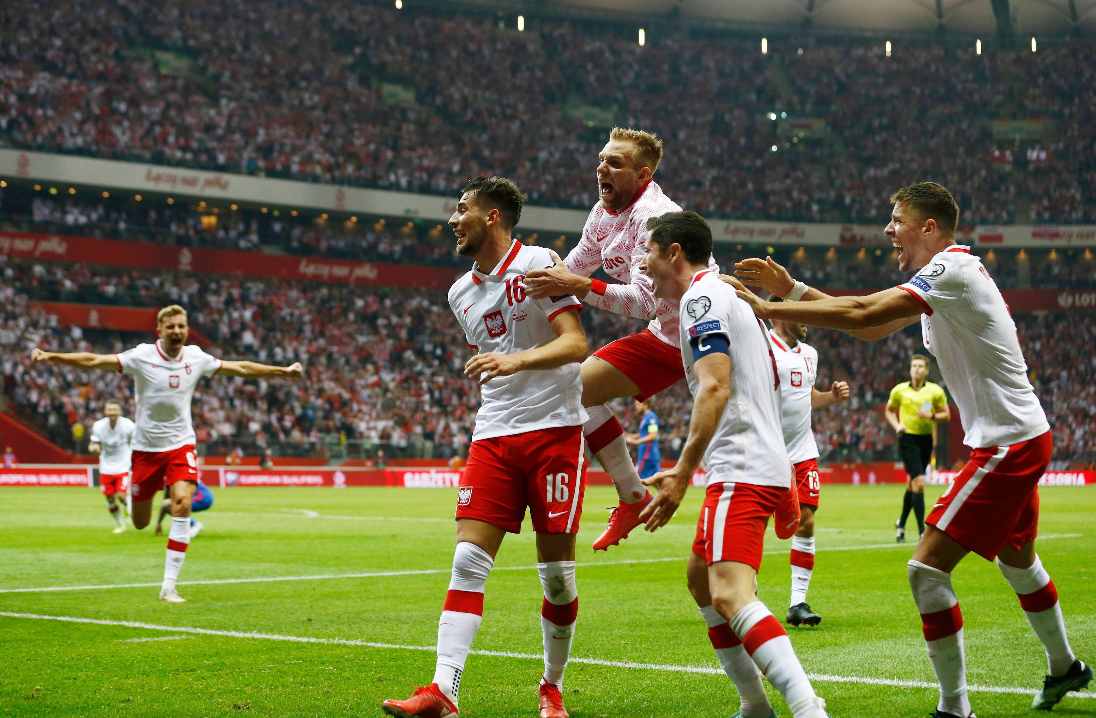 体育大事件报道：波兰队员荣升冠军的简单介绍