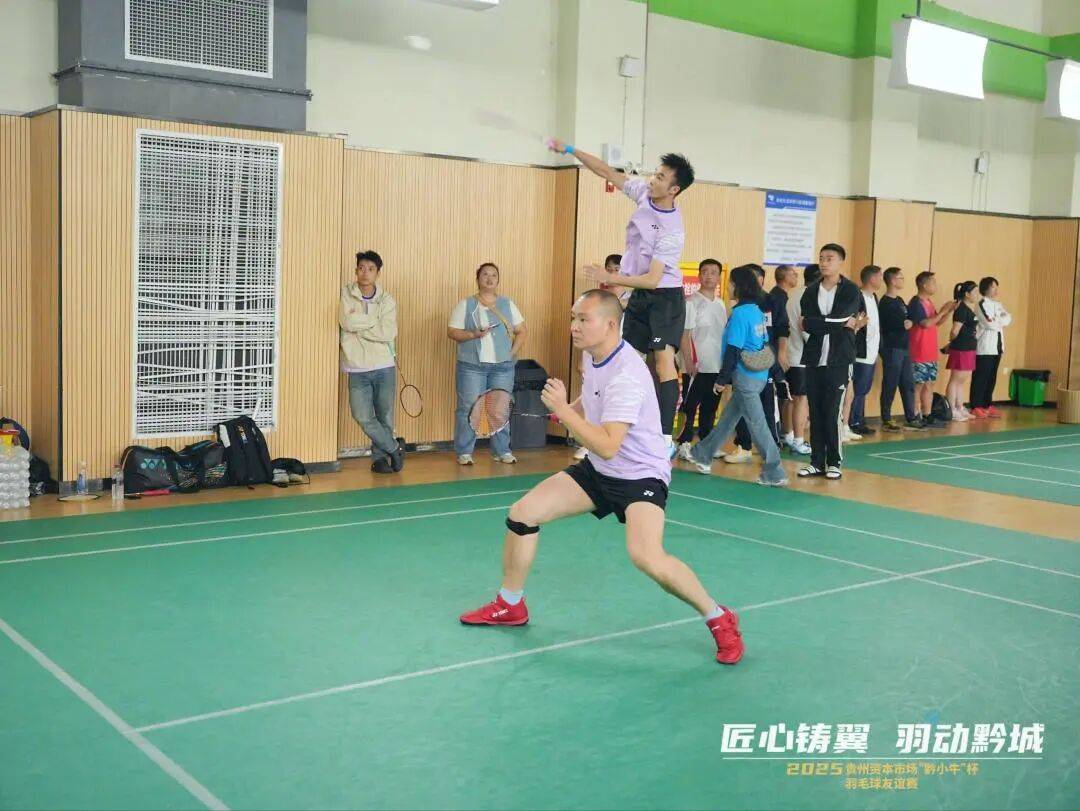 球队在国际赛事中斩获佳绩,赢得掌声 球队在国际赛事中斩获佳绩,赢得掌声