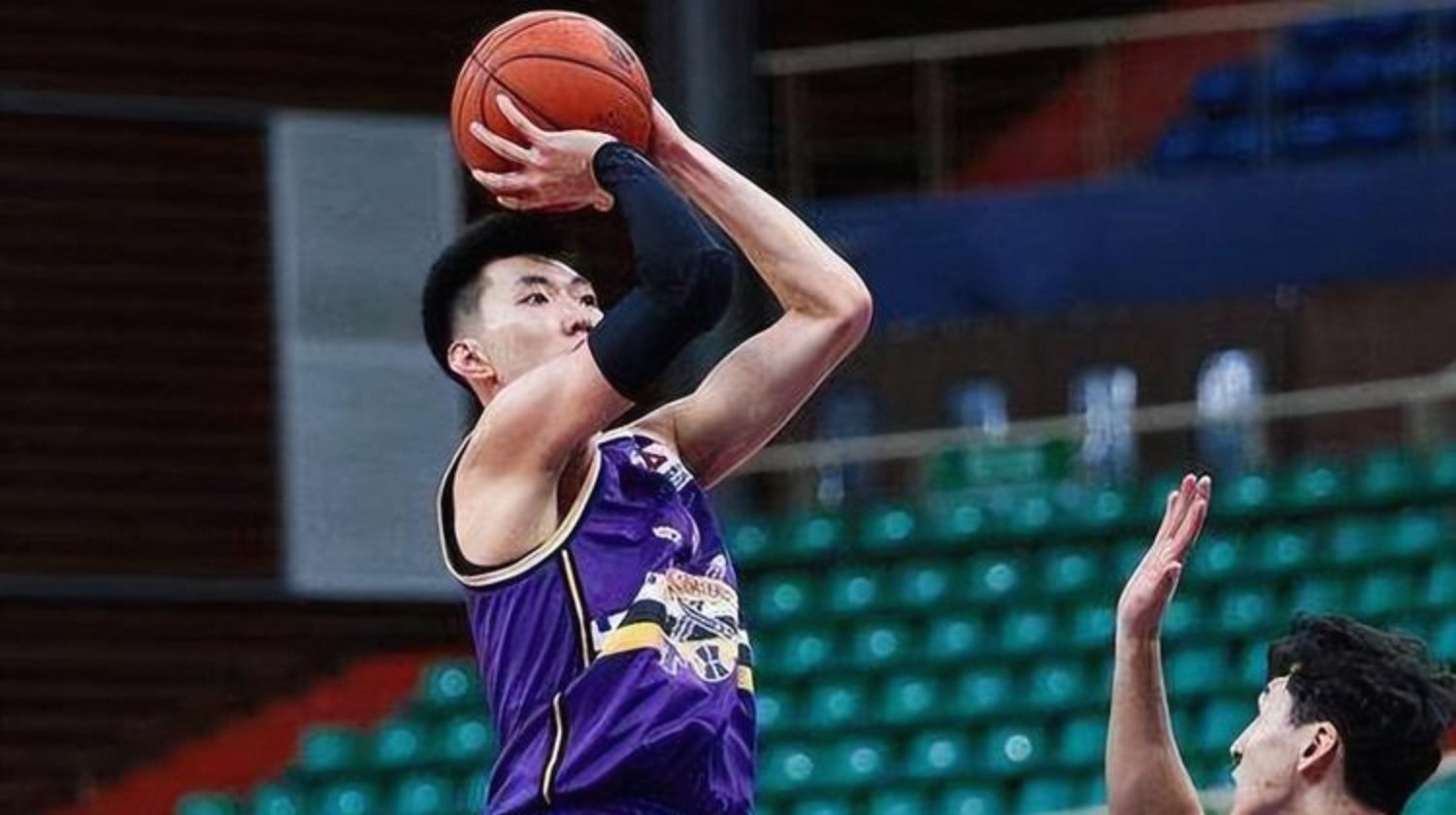 九州娱乐平台-激烈对抗中取得关键得分，球队领先优势明显(在激烈对抗的比赛中,决定投篮命中率的因素是多方面的)