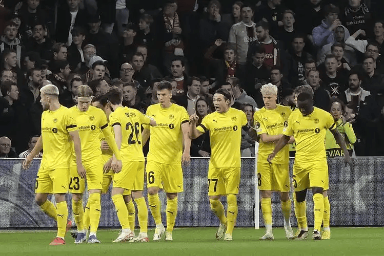 马德里竞技小胜对手，欧冠八强战局越发激烈(马德里竞技小胜对手,欧冠八强战局越发激烈吗)