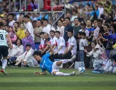 著名足球联赛赛程火爆进行，球队竞技水平飙升的简单介绍